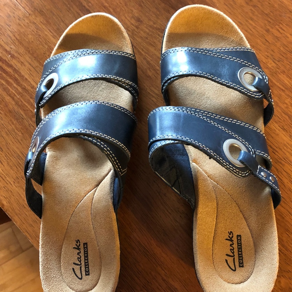 Clark’s Navy blue leather sandals - Size 11